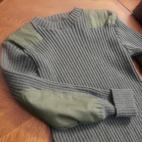 Military issues wool sweater army green. - Picture 3 of 9